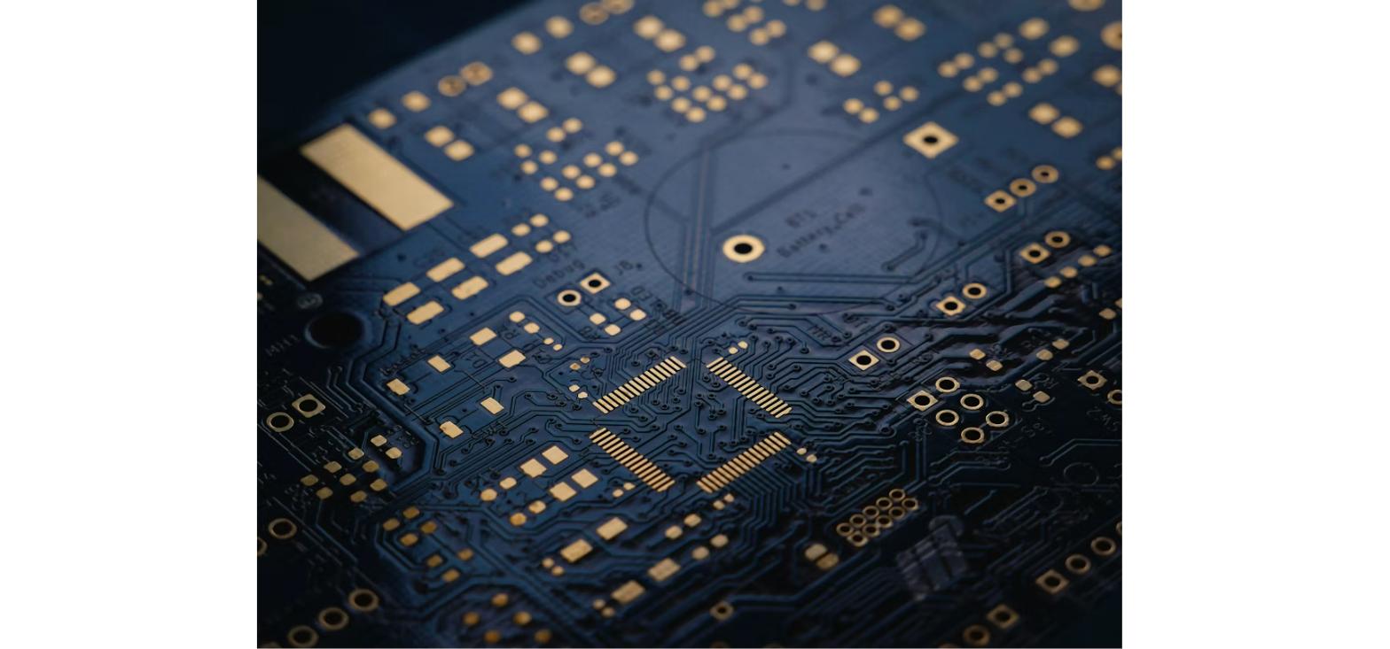 Circuit board chip representing the Tensor G6 processor powering Pixel 11 reviews